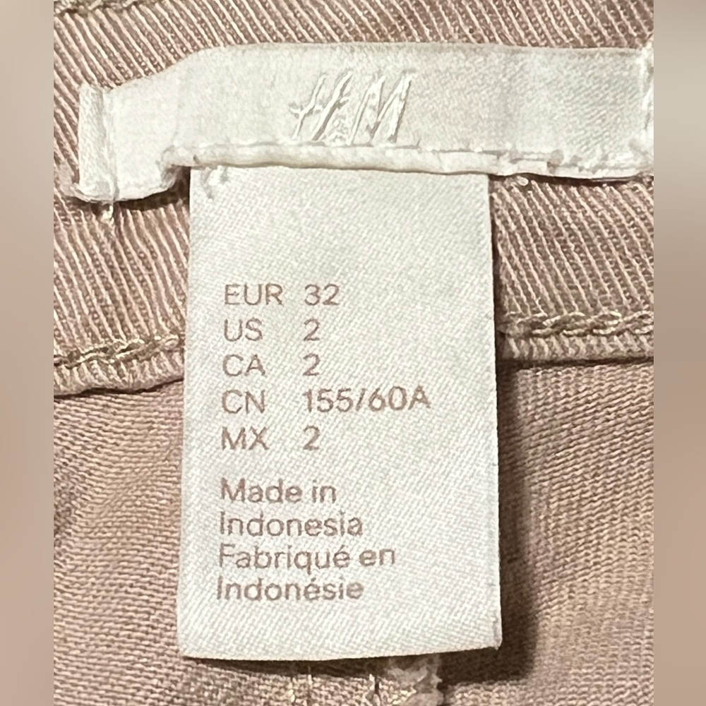 H&M Tan Cuffed Denim Shorts NWOT Size 2 - Picture 5 of 7